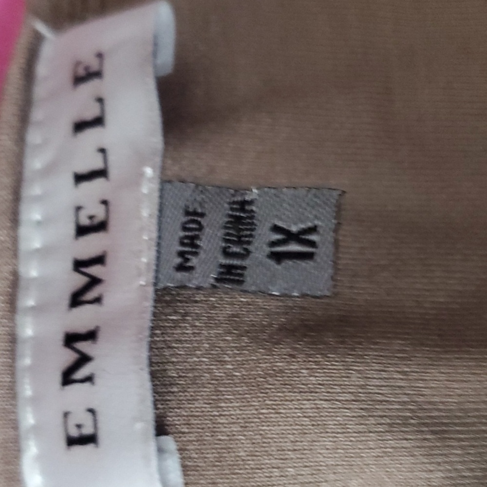 Emmelle Silk Tee - Picture 2 of 11